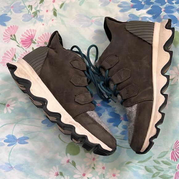 Sorel Kinetic Caribou Boots - 7.5 Womens Green Waterproof Leather Gray Felt - Picture 4 of 12